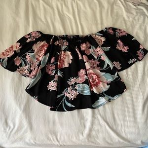 CHARLOTTE RUSSE OFF THE SHOULDER FLORAL TOP XS size